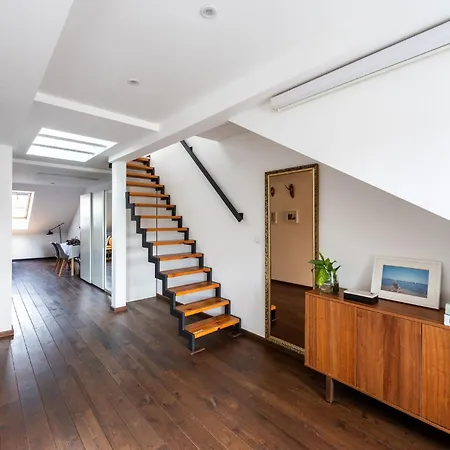 Charming In Vrovice With Roof Terrace Appartamento Praga