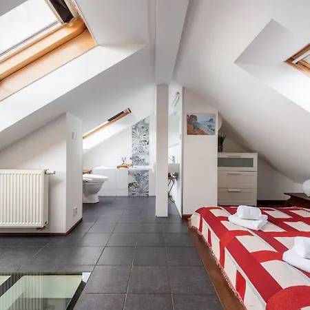 Charming In Vrsovice With Roof Terrace Apartment