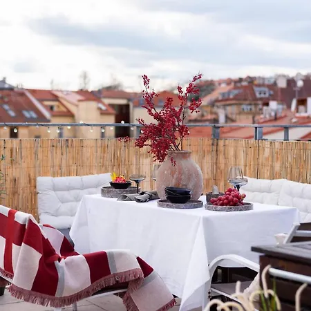 Charming In Vrsovice With Roof Terrace Apartment